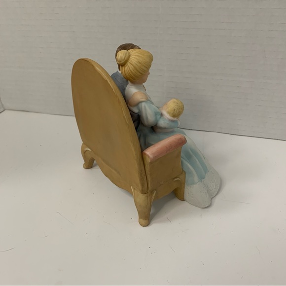 Enesco Treasured Memories “And Baby Makes Three” Figurine vintage 1988 - Picture 4 of 9